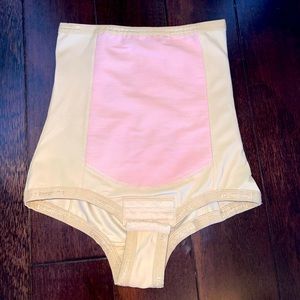 Bellefit postpartum/post tummy tuck compression